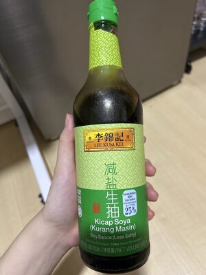 Lee kum kee kicap soya ( kurang masin ) 500ml